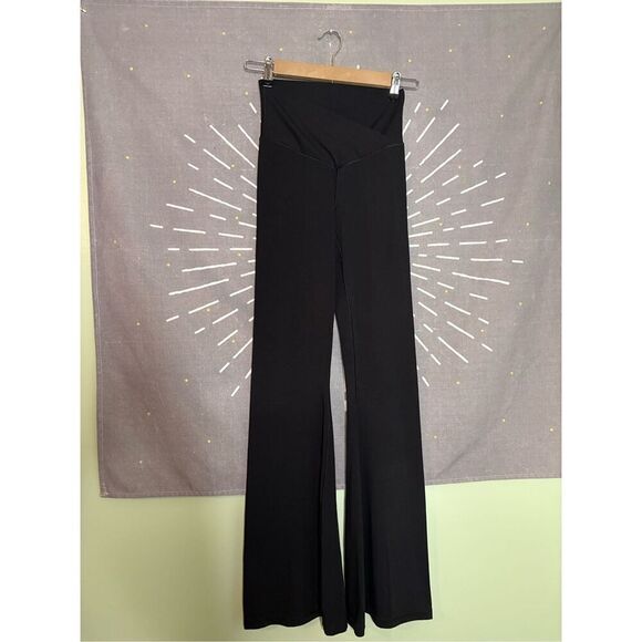Aerie Real Me High Waisted Black Crossover Flare Leggings - Picture 1 of 4